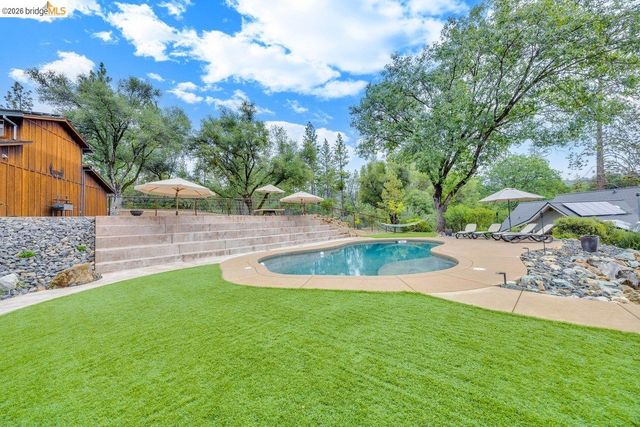 21950 Lyons Bald Mountain Rd, Sonora, CA 95370