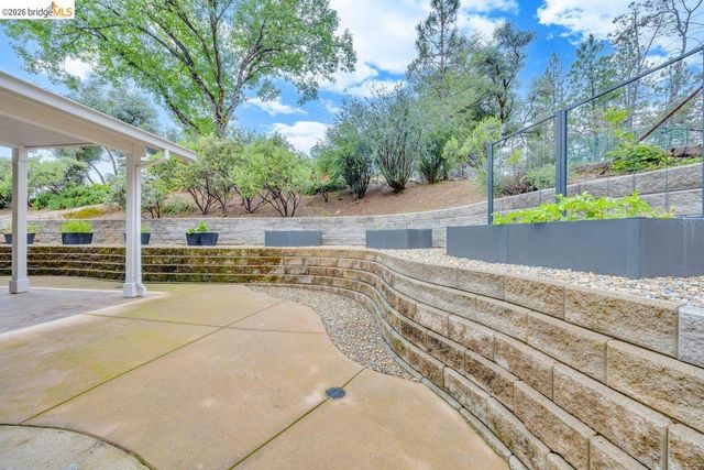21950 Lyons Bald Mountain Rd, Sonora, CA 95370