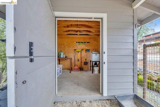 21950 Lyons Bald Mountain Rd, Sonora, CA 95370