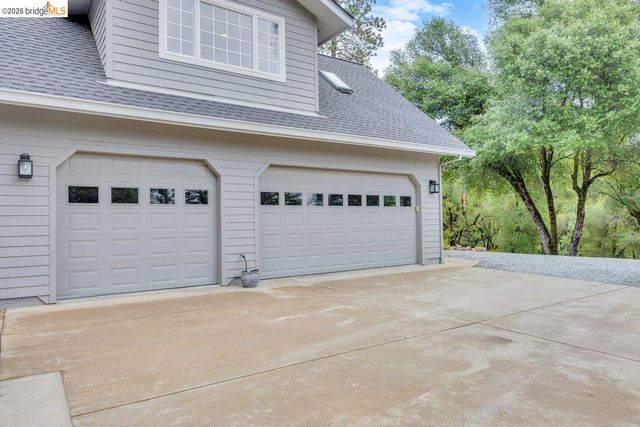 21950 Lyons Bald Mountain Rd, Sonora, CA 95370