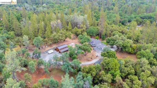 21950 Lyons Bald Mountain Rd, Sonora, CA 95370