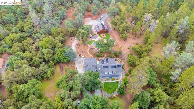 21950 Lyons Bald Mountain Rd, Sonora, CA 95370