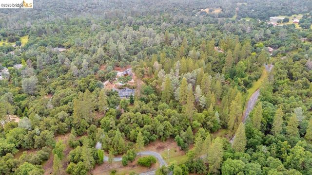 21950 Lyons Bald Mountain Rd, Sonora, CA 95370