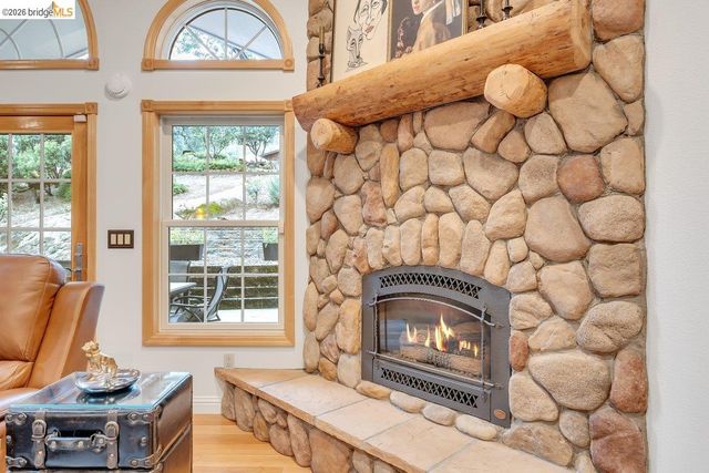 21950 Lyons Bald Mountain Rd, Sonora, CA 95370