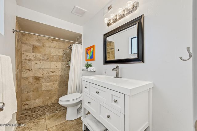 2523 W Calle Parai­so, Tucson, AZ 85745