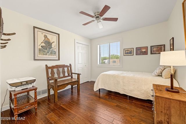 2523 W Calle Parai­so, Tucson, AZ 85745