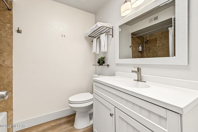2523 W Calle Parai­so, Tucson, AZ 85745