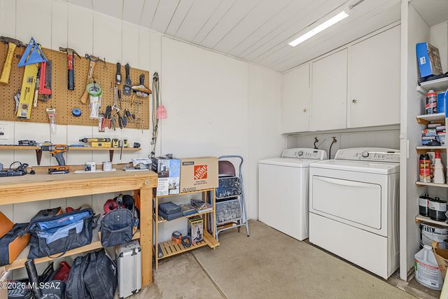2523 W Calle Parai­so, Tucson, AZ 85745