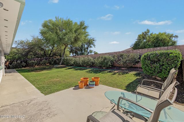 2523 W Calle Parai­so, Tucson, AZ 85745