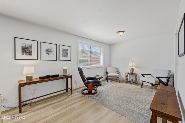 2523 W Calle Parai­so, Tucson, AZ 85745