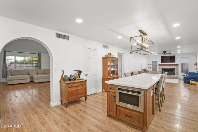 11428 W WILLOW Lane, Avondale, AZ 85392