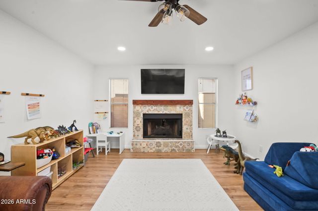 11428 W WILLOW Lane, Avondale, AZ 85392