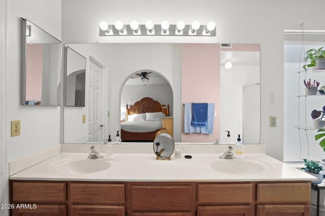 11428 W WILLOW Lane, Avondale, AZ 85392