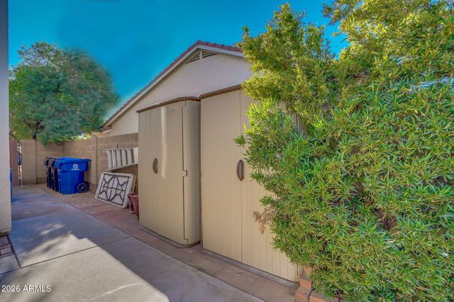 11428 W WILLOW Lane, Avondale, AZ 85392