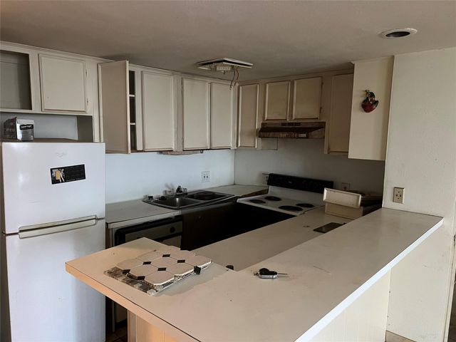 7520 Hornwood Drive 602, Houston, TX 77036