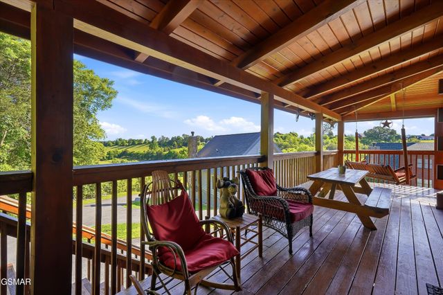 1824 Trout Way, Sevierville, TN 37862
