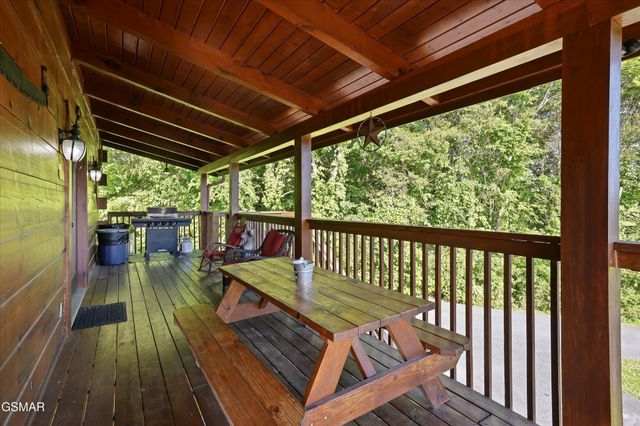 1824 Trout Way, Sevierville, TN 37862