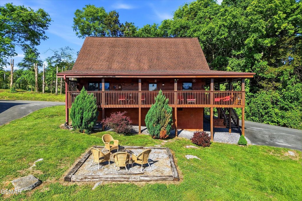 1824 Trout Way, Sevierville, TN 37862