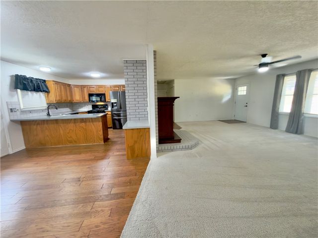 14341 Fox Road, Rogers, AR 72756