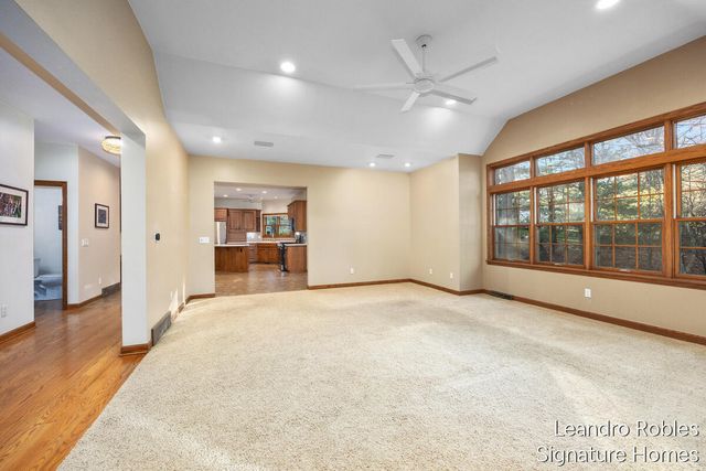 2875 Riverwoods Drive NE, Rockford, MI 49341