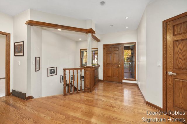 2875 Riverwoods Drive NE, Rockford, MI 49341