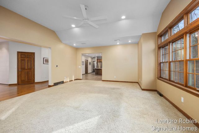 2875 Riverwoods Drive NE, Rockford, MI 49341