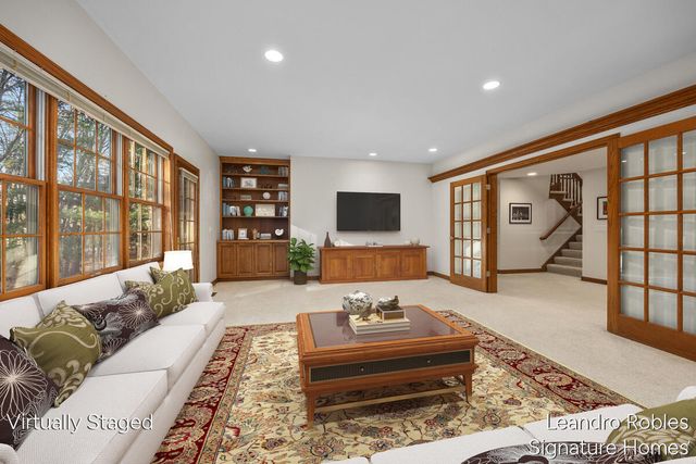 2875 Riverwoods Drive NE, Rockford, MI 49341