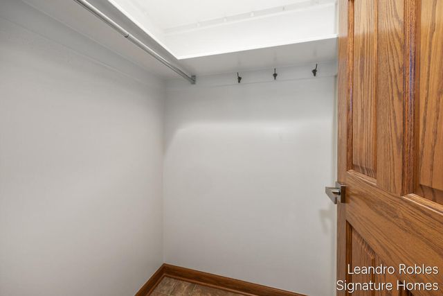 2875 Riverwoods Drive NE, Rockford, MI 49341