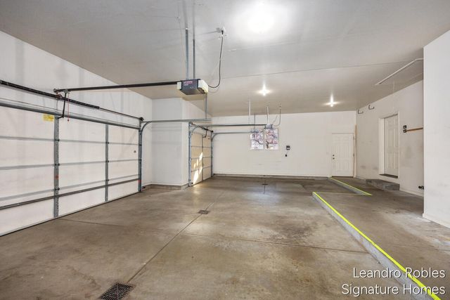 2875 Riverwoods Drive NE, Rockford, MI 49341