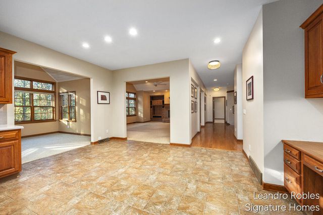 2875 Riverwoods Drive NE, Rockford, MI 49341