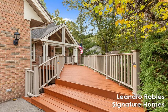 2875 Riverwoods Drive NE, Rockford, MI 49341