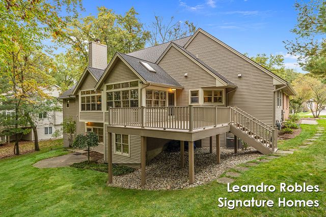 2875 Riverwoods Drive NE, Rockford, MI 49341