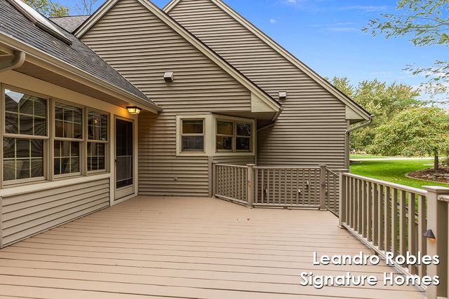 2875 Riverwoods Drive NE, Rockford, MI 49341