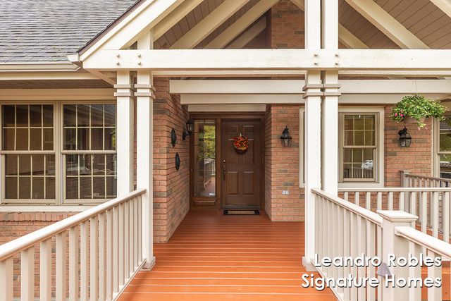 2875 Riverwoods Drive NE, Rockford, MI 49341