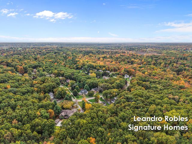 2875 Riverwoods Drive NE, Rockford, MI 49341