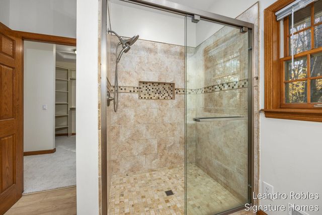 2875 Riverwoods Drive NE, Rockford, MI 49341