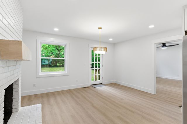 212 Nokes Dr, Hendersonville, TN 37075