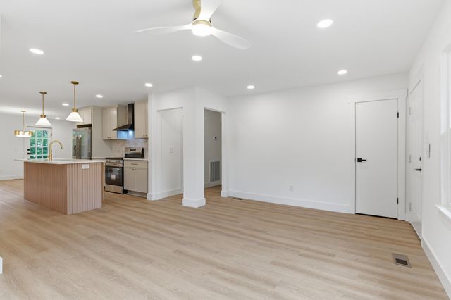 212 Nokes Dr, Hendersonville, TN 37075