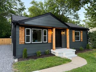 212 Nokes Dr, Hendersonville, TN 37075