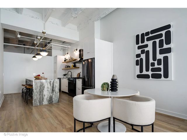 20 N State Street 411, Chicago, IL 60602