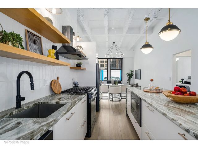 20 N State Street 411, Chicago, IL 60602