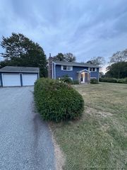 26 Lamphere Road, Waterford, CT 06385