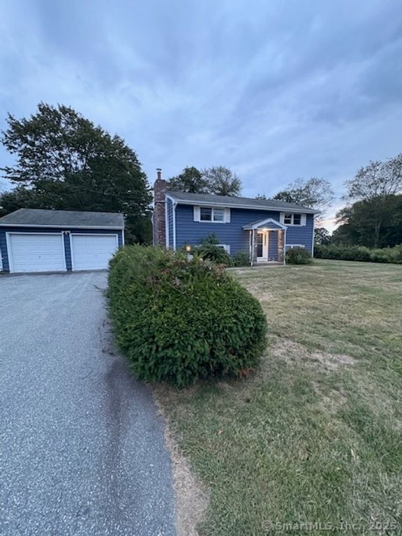 26 Lamphere Road, Waterford, CT 06385