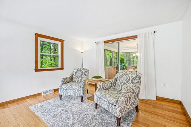 18 Eleanor Rd, Walpole, MA 02081