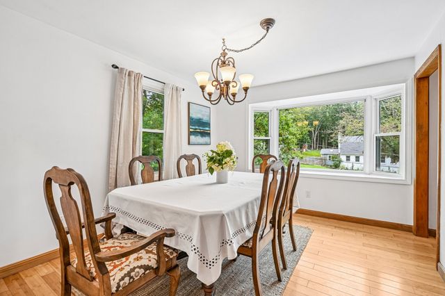 18 Eleanor Rd, Walpole, MA 02081