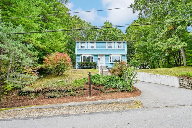18 Eleanor Rd, Walpole, MA 02081