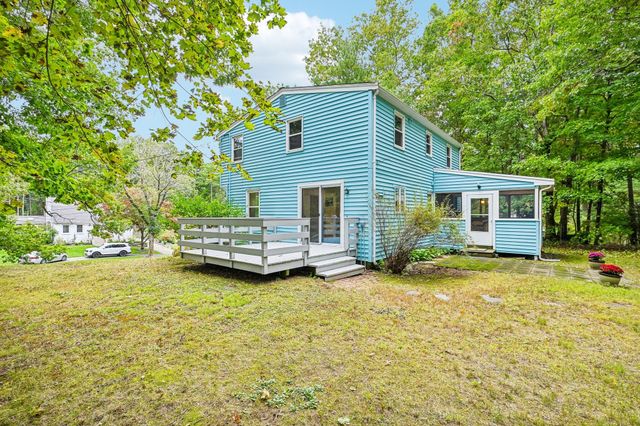 18 Eleanor Rd, Walpole, MA 02081