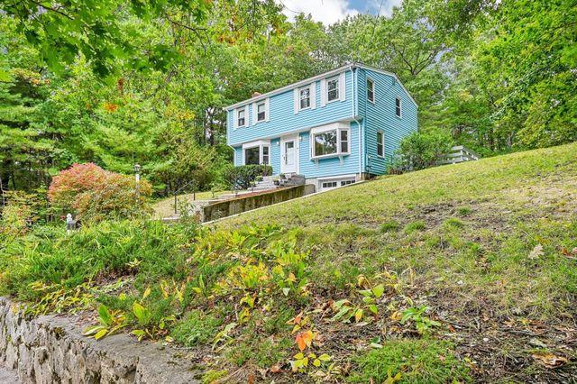 18 Eleanor Rd, Walpole, MA 02081