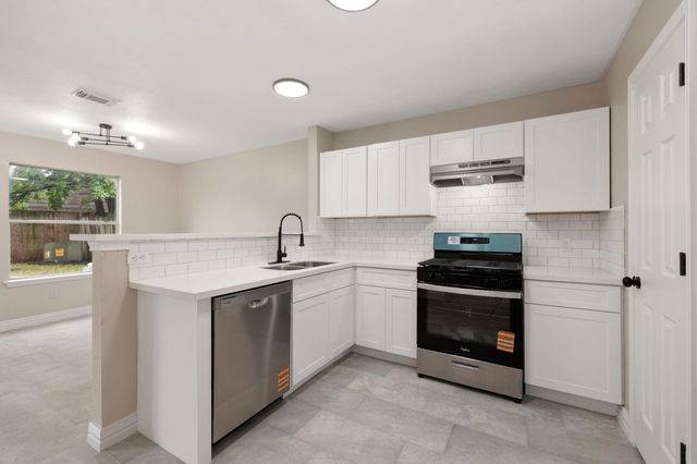 6723 Bayou Crest Drive, Houston, TX 77088