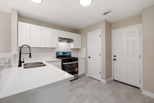 6723 Bayou Crest Drive, Houston, TX 77088